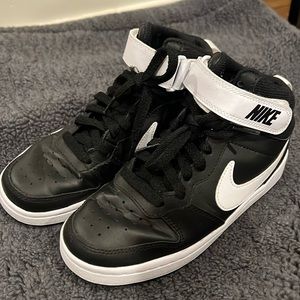 Boy's Nike Kid Court Borough Mid 2 Sneakers